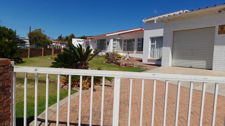 3 Bedroom Property for Sale in Campher Park Eastern Cape